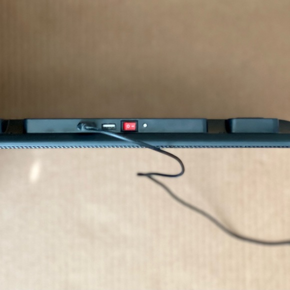 Bose speaker, perfect for a movie night, game time, home office - Picture 6 of 6